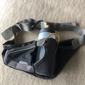 Fanny pack with water bottle